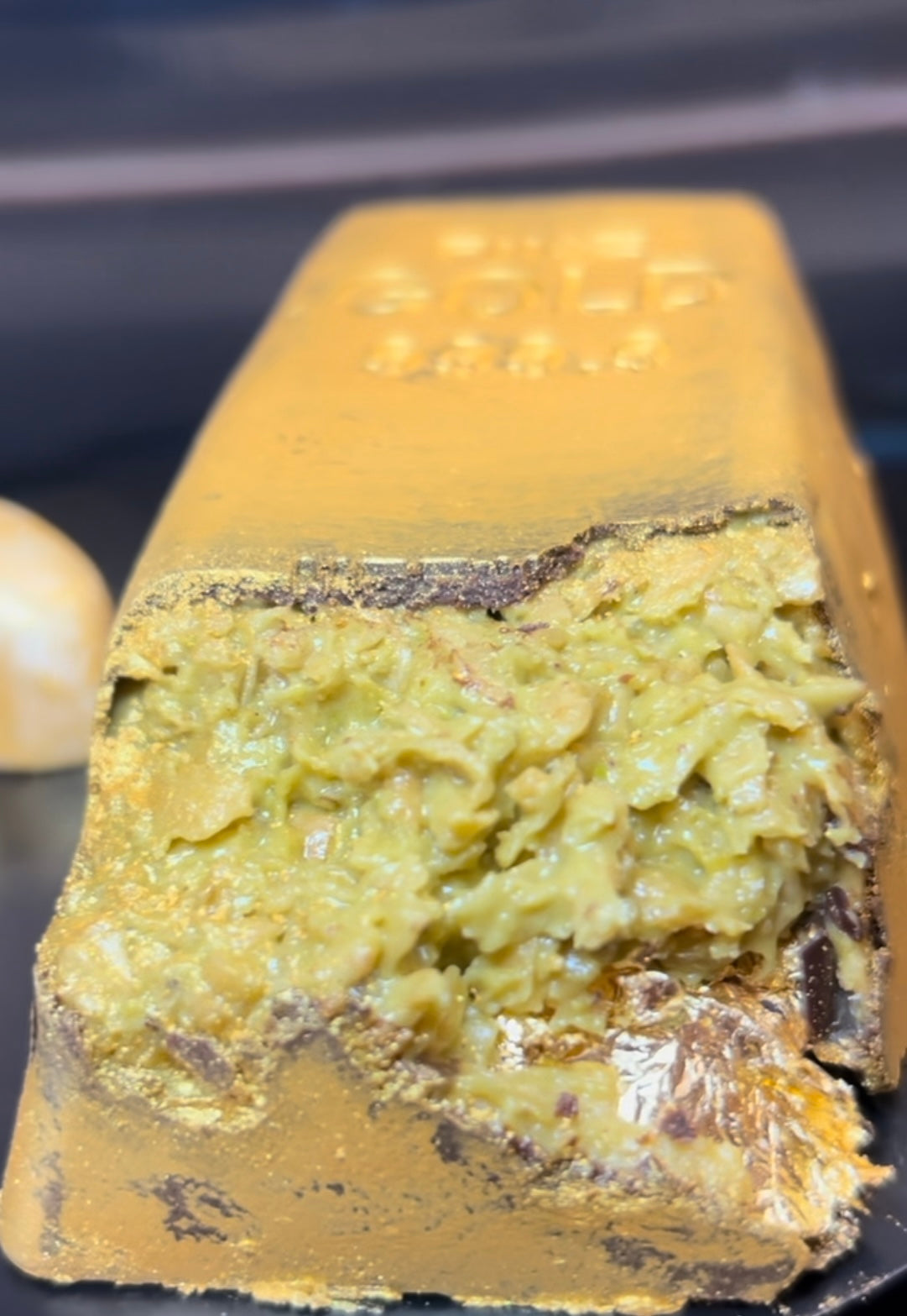 [PRE-ORDER] GOLDEN DUO BAR CHOCOLATE (DUBAI CHOCOLATE)